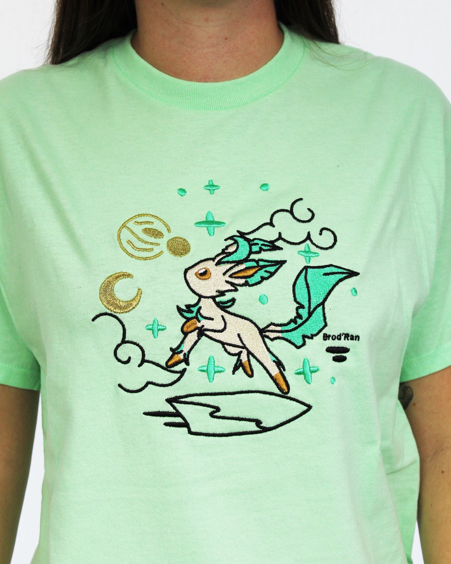Phyllali | Pokémon | T-shirt brodé